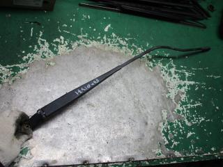 щеткодержатель (поводок стеклоочистителя, дворник) Volkswagen Fox 2 поколение 5Z 2005, 1.2 л., бензин, МКПП, хетчбэк 5 дв., 5Z0955410C