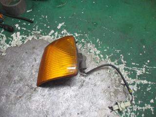 поворотник левый Volkswagen Passat B3 1990