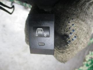 кнопка обогрева сидений Kia Sorento 1 поколение 2003, 2.5 л., дизель, МКПП, внедорожник 5 дв., 864W030001