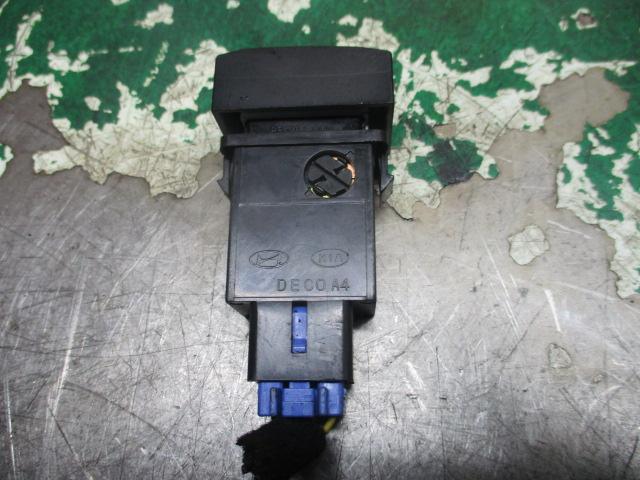 кнопка противотуманных фар Kia Sorento 1 поколение 2003, 2.5 л., дизель, МКПП, внедорожник 5 дв., 864W03000 - фото №1