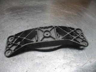 кронштейн КПП BMW 5 серия E60/E61 2006, 2.0 л., дизель, МКПП, универсал, 6769634