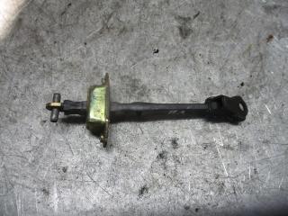 ограничитель открывания двери Suzuki Swift 3 поколение 2005, 1.3 л., бензин, МКПП, хетчбэк 5 дв.