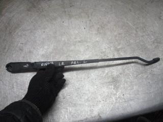 щеткодержатель (поводок стеклоочистителя, дворник) Land Rover Freelander 1 поколение [рестайлинг] 2005, 2.0 л., дизель, АКПП, внедорожник 3 дв.