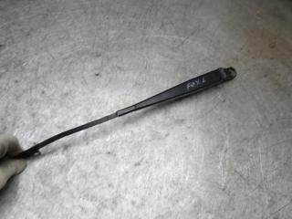 щеткодержатель (поводок стеклоочистителя, дворник) Volkswagen Fox 2 поколение 5Z 2006, 5Z0955409A