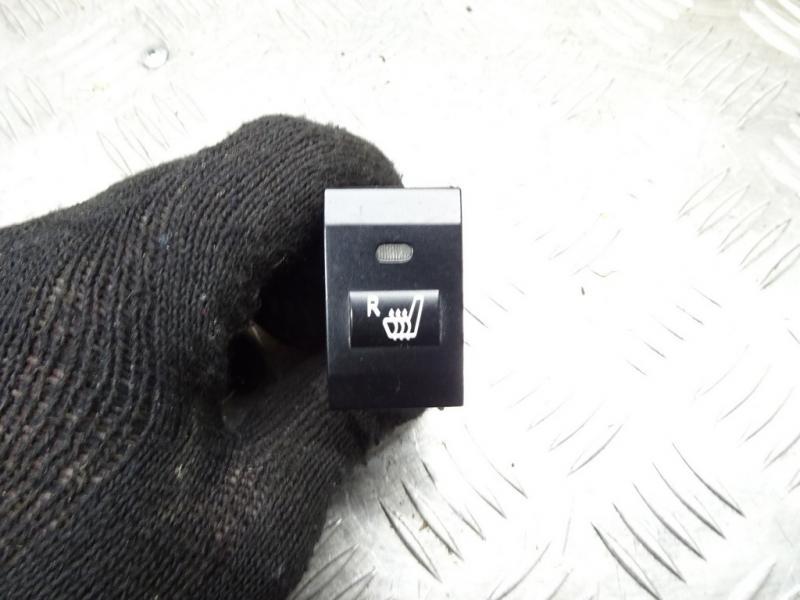 кнопка обогрева сидений Kia Sorento 1 поколение 2004, 2.5 л., дизель, МКПП, внедорожник 5 дв., 937503E000 - фото №1