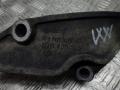 кронштейн (крепление) Volkswagen Transporter T4 1997, 2.4 л., дизель - фото №2