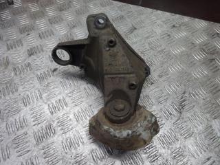 кронштейн КПП Volkswagen Passat B5 1999, 8D0399114S