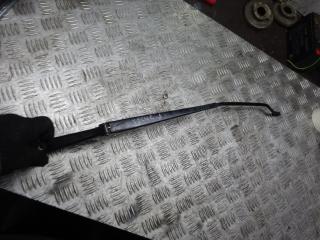 щеткодержатель (поводок стеклоочистителя, дворник) Ford Focus 1 поколение 2001, XS4117526BB