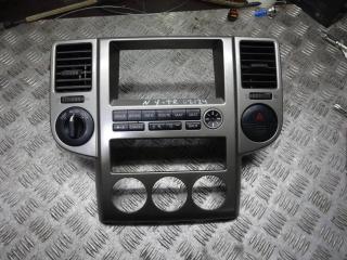 рамка под магнитолу Nissan X-Trail T30 [рестайлинг] 2005, 2.2 л., дизель, МКПП, внедорожник 5 дв., 68260EQ000, 28395EQ301