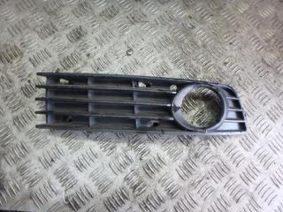 заглушка (решетка) в бампер Audi A4 B5 [рестайлинг] 2001, 1.8 л., бензин, АКПП, универсал, 8E0807682A