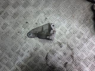 кронштейн полуоси Renault Twingo 2 поколение 2010, 1.5 л., дизель, МКПП, хетчбэк 5 дв.