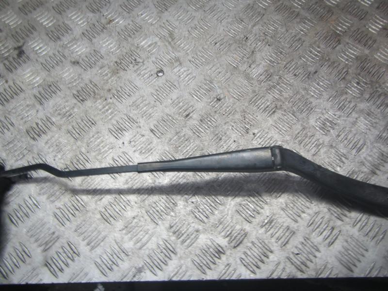 щеткодержатель (поводок стеклоочистителя, дворник) Mercedes-Benz C-Класс W203/S203/CL203 2003, A2038200544 - фото №1