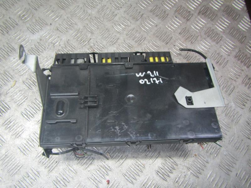 блок предохранителей Mercedes-Benz E-Класс W211/S211 2004, 2.2 л., АКПП, универсал, 2115452101 - фото №1