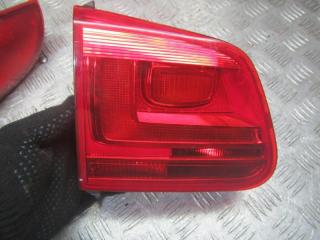 фонарь крышки багажника левый Volkswagen Tiguan 1 поколение [рестайлинг] 2012, 5N0945309