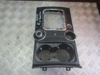 рамка обрамление кулисы Volkswagen Touareg 1 поколение [рестайлинг] 2008, 3.0 л., дизель, АКПП, внедорожник 5 дв., 7L6863216D