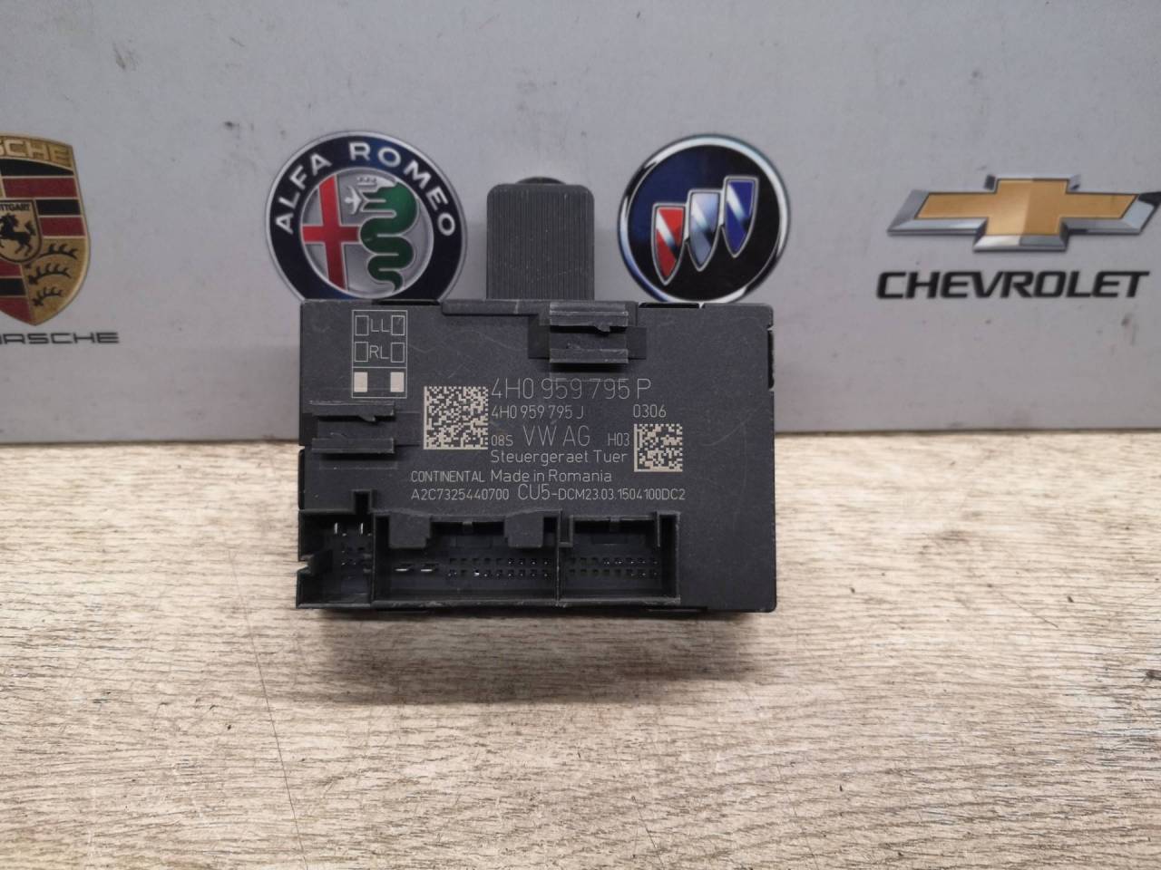 модуль управления двери Porsche Macan 1 поколение 2015, 3.0 л., дизель, 4H0959795P - фото №1