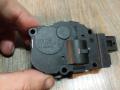 моторчик заслонки печки Mercedes-Benz M-Класс W164 2006, 3.0 л., OM 642.940, дизель, АКПП, внедорожник 5 дв., 929888G, EFB336 - фото №2