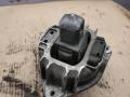 подушка крепления двигателя BMW 7 серия F01/F02 2011, 4.4 л., N63 B44 A, бензин, АКПП, черный, 6775906 - фото №3