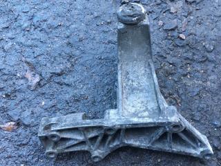 кронштейн двигателя BMW 3 серия E46 2002, 2.0 л., дизель, 6753225