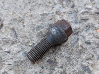 болт колесный BMW 5 серия E60/E61 [рестайлинг] 2009, 2.0 л., N47 D20 A, дизель, АКПП, седан