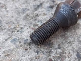 болт колесный BMW 5 серия E60/E61 [рестайлинг] 2009, 2.0 л., N47 D20 A, дизель, АКПП, седан