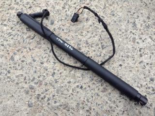 амортизатор крышки багажника (3-5 двери) BMW X5 E70 2008, 4.8 л., N62 B48 B, бензин, АКПП, черный, внедорожник 5 дв., 7172059