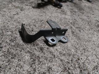 Крепления ( кронштейн ) крыла прав. BMW 2010, 7193428