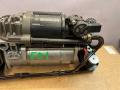 компрессор пневмоподвески BMW 7 серия F01/F02 2009, 4.4 л., N63 B44 A, бензин - фото №3