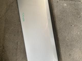 молдинг двери задней левой Land Rover Range Rover 3 поколение [2-й рестайлинг] 2012, 4.4 л., 448DT, дизель, АКПП, внедорожник 5 дв., 8263897