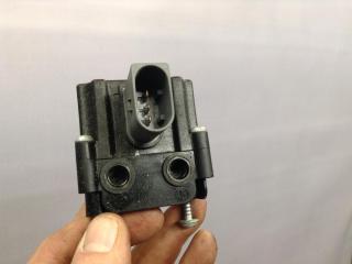 блок клапанов пневмоподвески BMW X5 E70 2008, 3.0 л., N52 B30 AF, бензин, АКПП, внедорожник 5 дв.