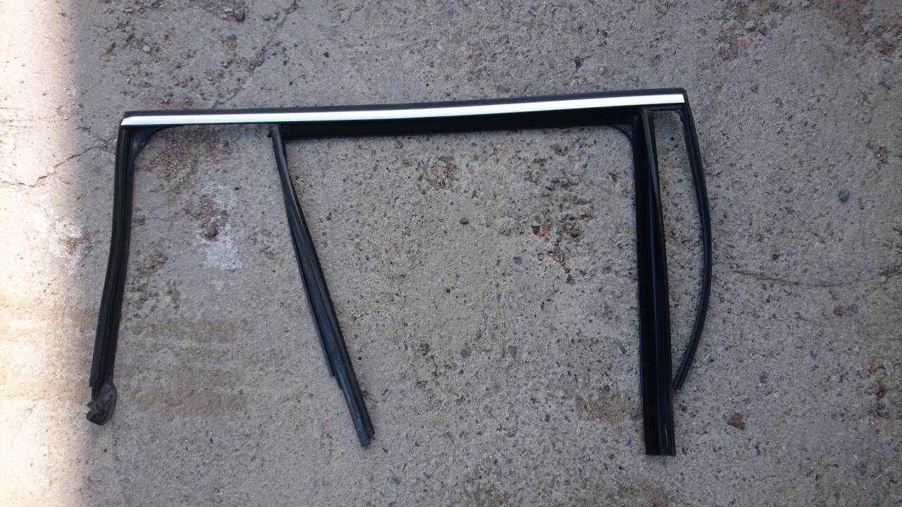 наружная декоративная накладка двери задней правой Mercedes-Benz GL-Класс X166 2014, 3.0 л., OM 642.826, дизель, АКПП, белый, внедорожник 5 дв. - фото №1