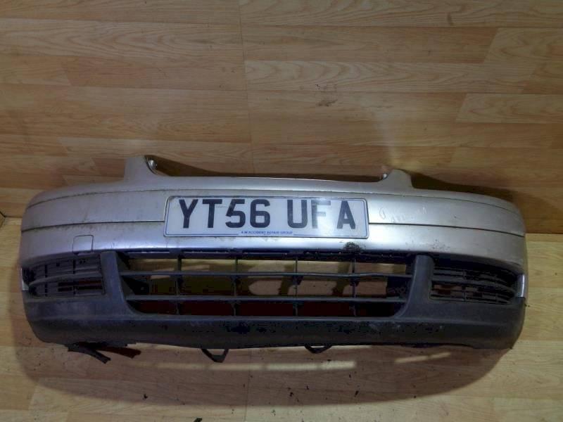 бампер передний Volkswagen Touran 1 поколение 2005, серебро, 1T0807221 - фото №1