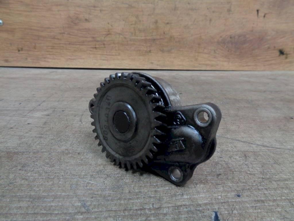 насос масляный Jeep Cherokee KJ 2003 - фото №1