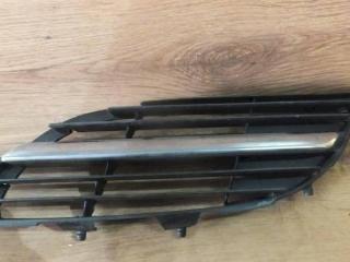 решетка радиатора Nissan Almera Tino V10 2003