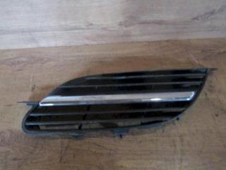 решетка радиатора Nissan Almera Tino V10 2002