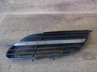 решетка радиатора Nissan Almera Tino V10 2002
