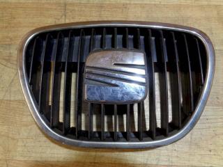 решетка радиатора SEAT Ibiza 3 поколение 2005, 6L0853854