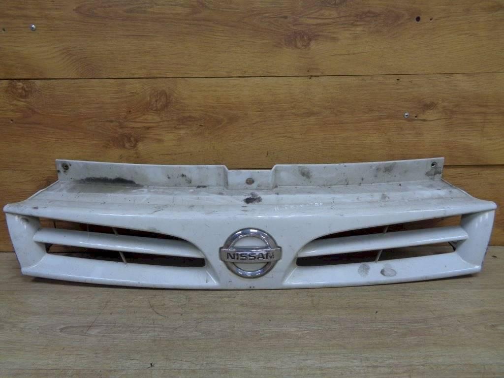 решетка радиатора Nissan Primastar 1 поколение 2003, белый, 6231200QAA - фото №1