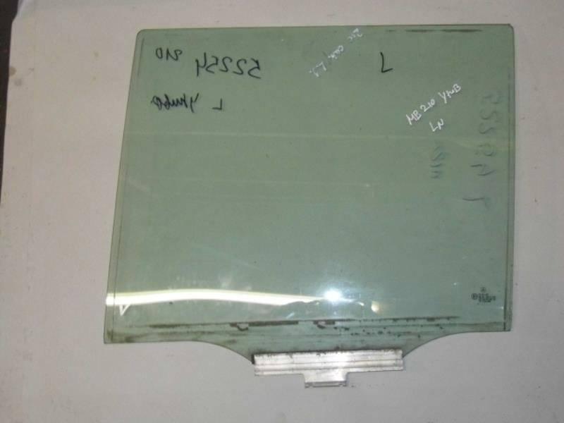 стекло (иные) Mercedes-Benz E-Класс W210/S210 (1995 - 1999) - фото №1