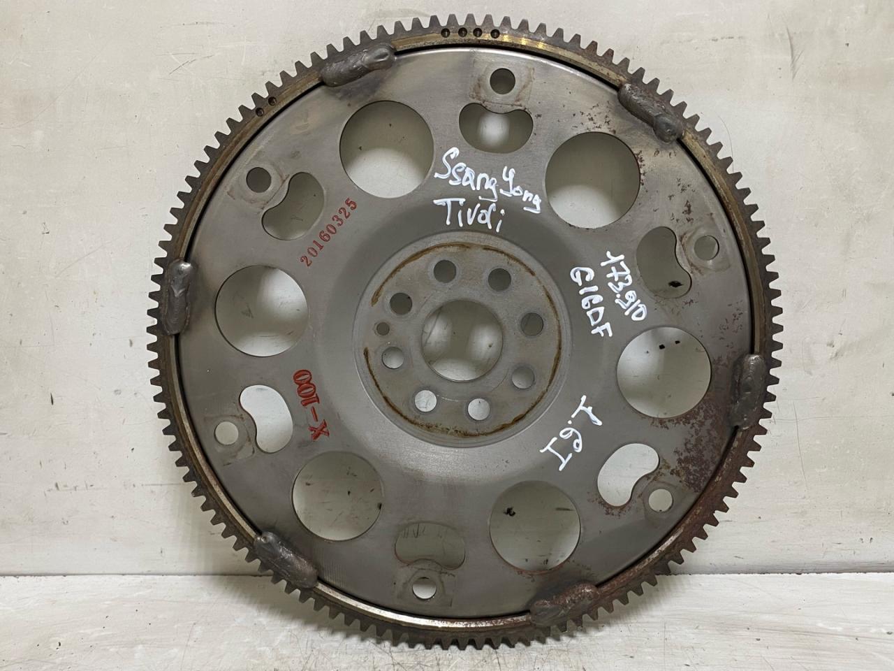 маховик SsangYong Tivoli 1 поколение (2016 - 2026), 1.6 л., G16DF, бензин, 6730321005, 6730300012 - фото №1