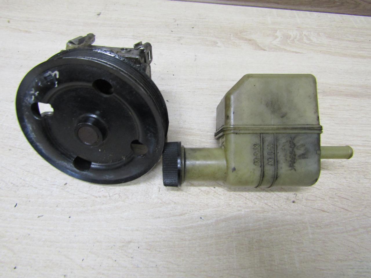 насос гидроусилителя руля Mazda CX-7 1 поколение (2006 - 2009), 2.3 л., Ti, L3-VDT, бензин, EG2132650B, EG21, EG2132650C, EG2132600A, EG2132600 - фото №1