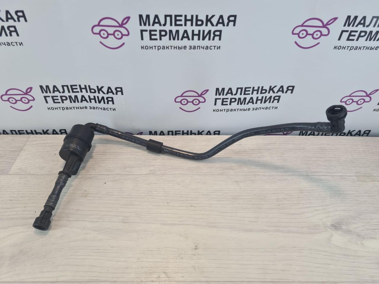 Трубка вентиляции бака с резонатором BMW 5 серия G30/G31 G30 2017, 3.0 л., B58 B30 A, бензин, АКПП, темно-синий, седан, полный привод, 13908682453, 8682453 - фото №1