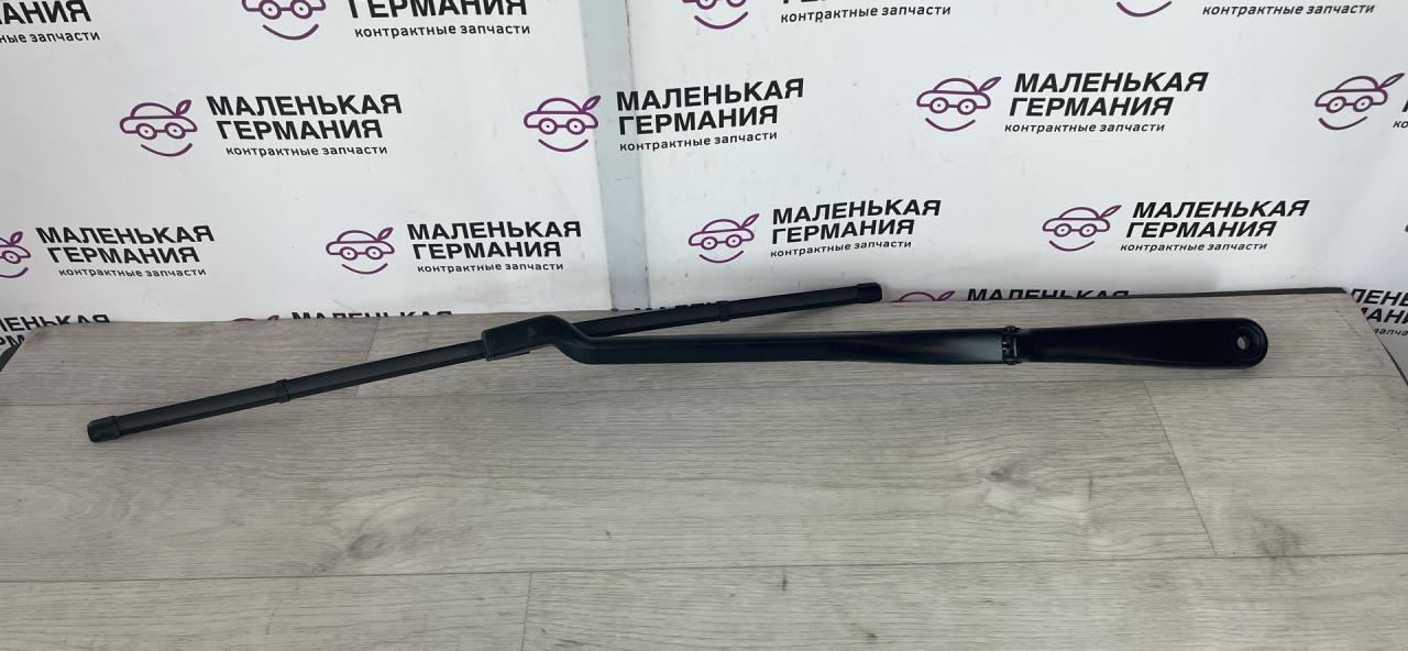 щеткодержатель (поводок стеклоочистителя, дворник) BMW 5 серия G30/G31 (2016 - 2020), 3.0 л., B58 B30 A, бензин, полный привод, 61617357303, 7357303 - фото №1