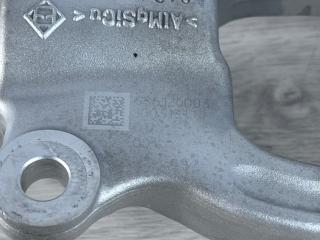 крепление амортизатора BMW 5 серия G30/G31 (2016 - 2020), 3.0 л., B58 B30 A, бензин, полный привод, 31126861200, 6861200