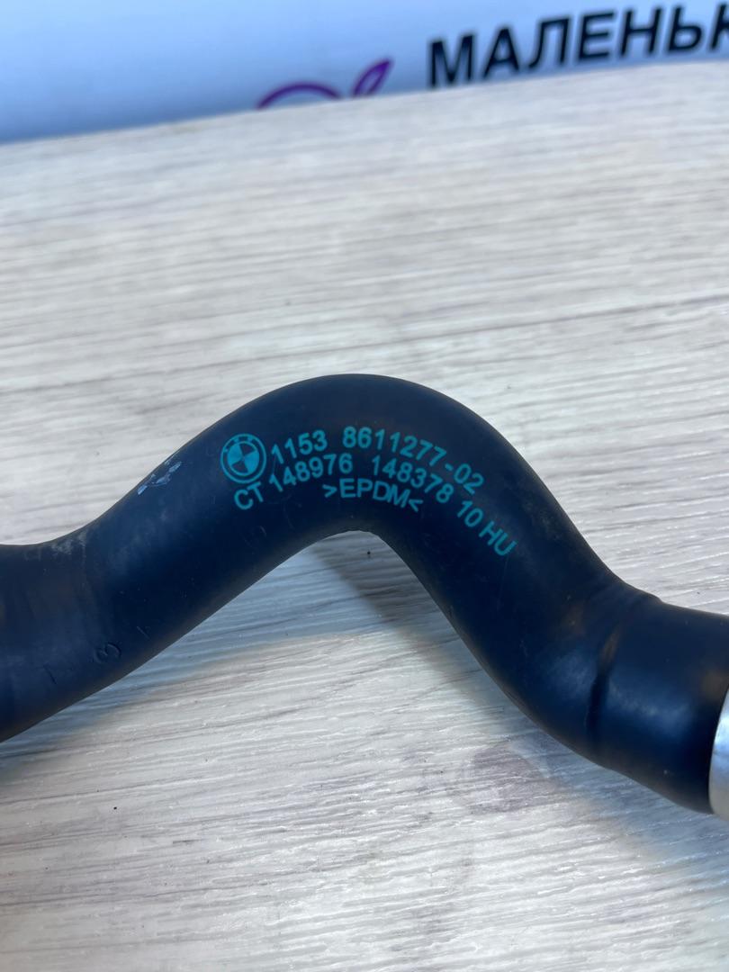 патрубок радиатора BMW 5 серия G30/G31 G30 2017, 3.0 л., B58 B30 A, бензин, АКПП, темно-синий, седан, полный привод, 11538611277, 8611277 - фото №1