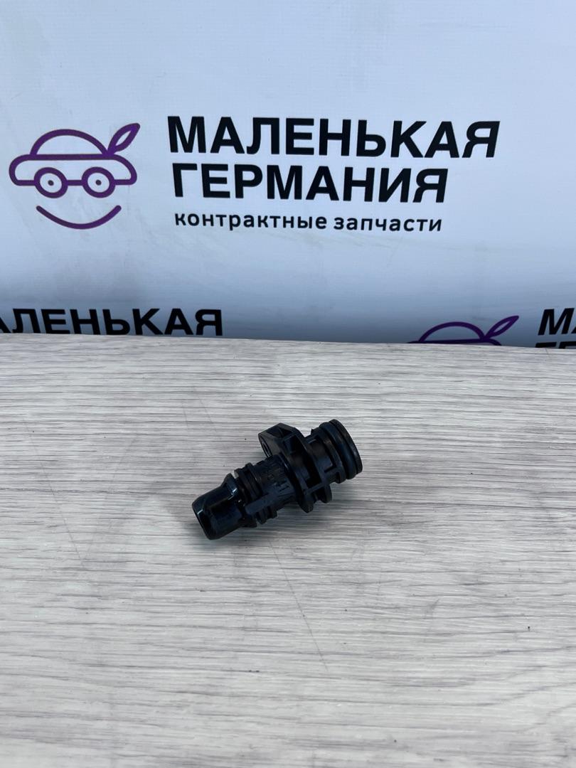 фланец (тройник) системы охлаждения BMW 5 серия G30/G31 G30 2017, 3.0 л., B58 B30 A, бензин, АКПП, темно-синий, седан, полный привод, 11118629123 - фото №1