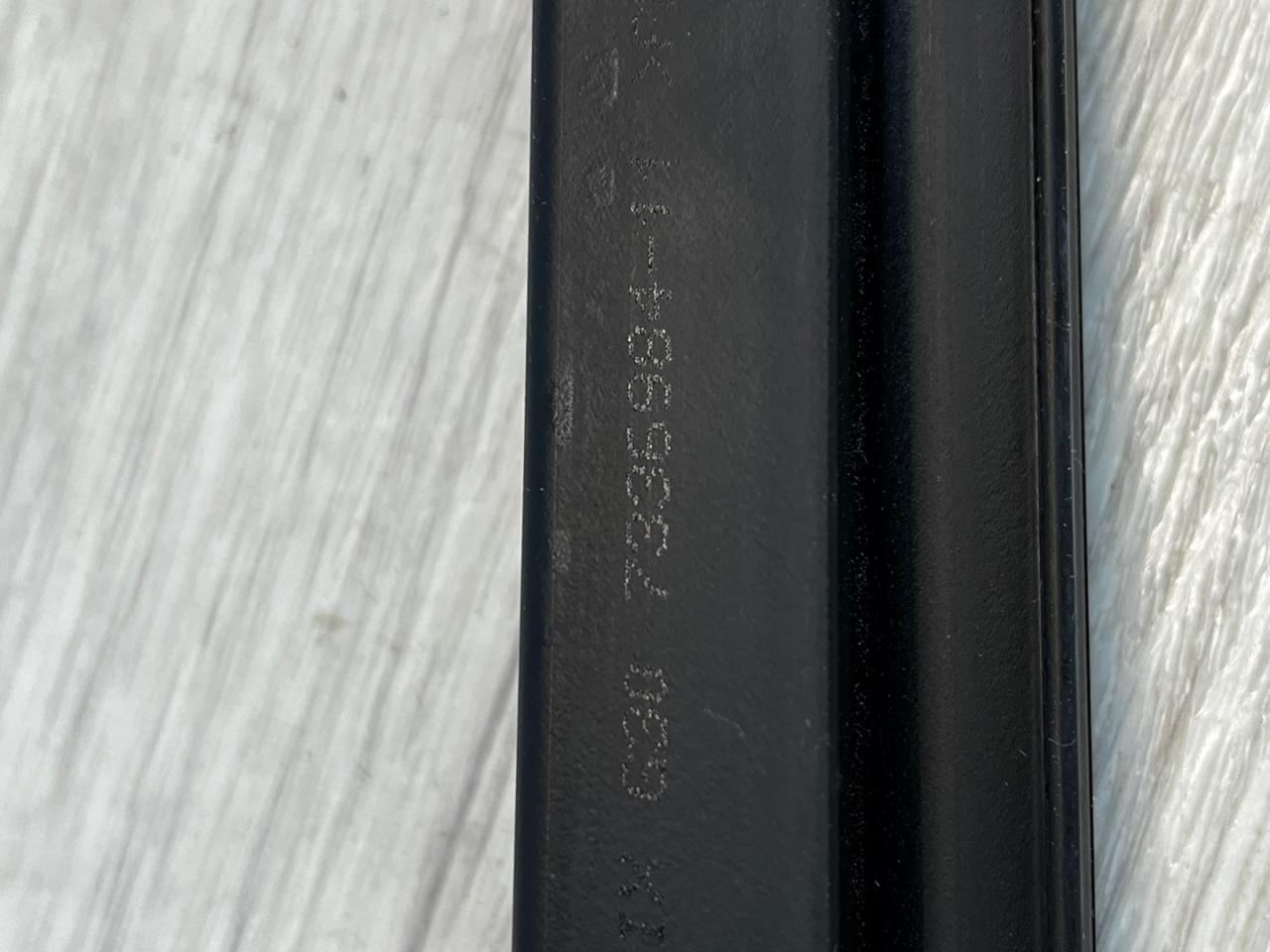 Уплотнитель стекла BMW 5 серия G30/G31 (2016 - 2020), 3.0 л., B58 B30 A, бензин, полный привод, 7336984, 51357336984 - фото №1