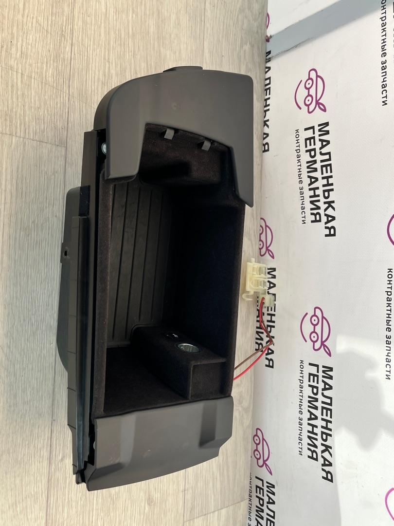 вещевой ящик центральной консоли BMW 5 серия G30/G31 (2016 - 2020), 3.0 л., B58 B30 A, бензин, полный привод, 51169330664, 9330664 - фото №1