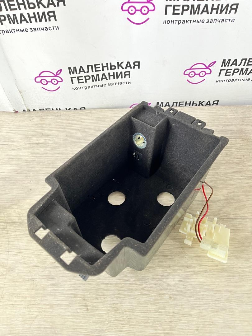 вещевой ящик центральной консоли BMW 5 серия G30/G31 G30 2017, 3.0 л., B58 B30 A, бензин, АКПП, темно-синий, седан, полный привод, 51169330664, 9330664 - фото №1