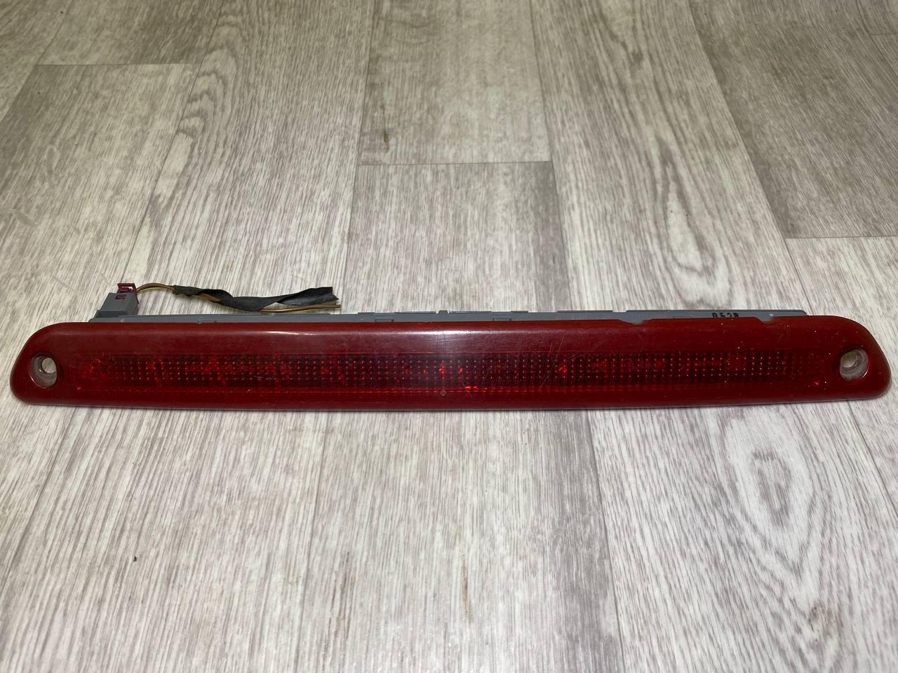 дополнительный стоп-сигнал Mercedes-Benz Sprinter 2 поколение (W906) W906 (2006 - 2014), A9068200456, 2DA009511, 9068200456
